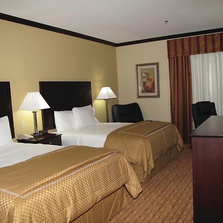 La Quinta By Wyndham Ennis Hotel Buitenkant foto