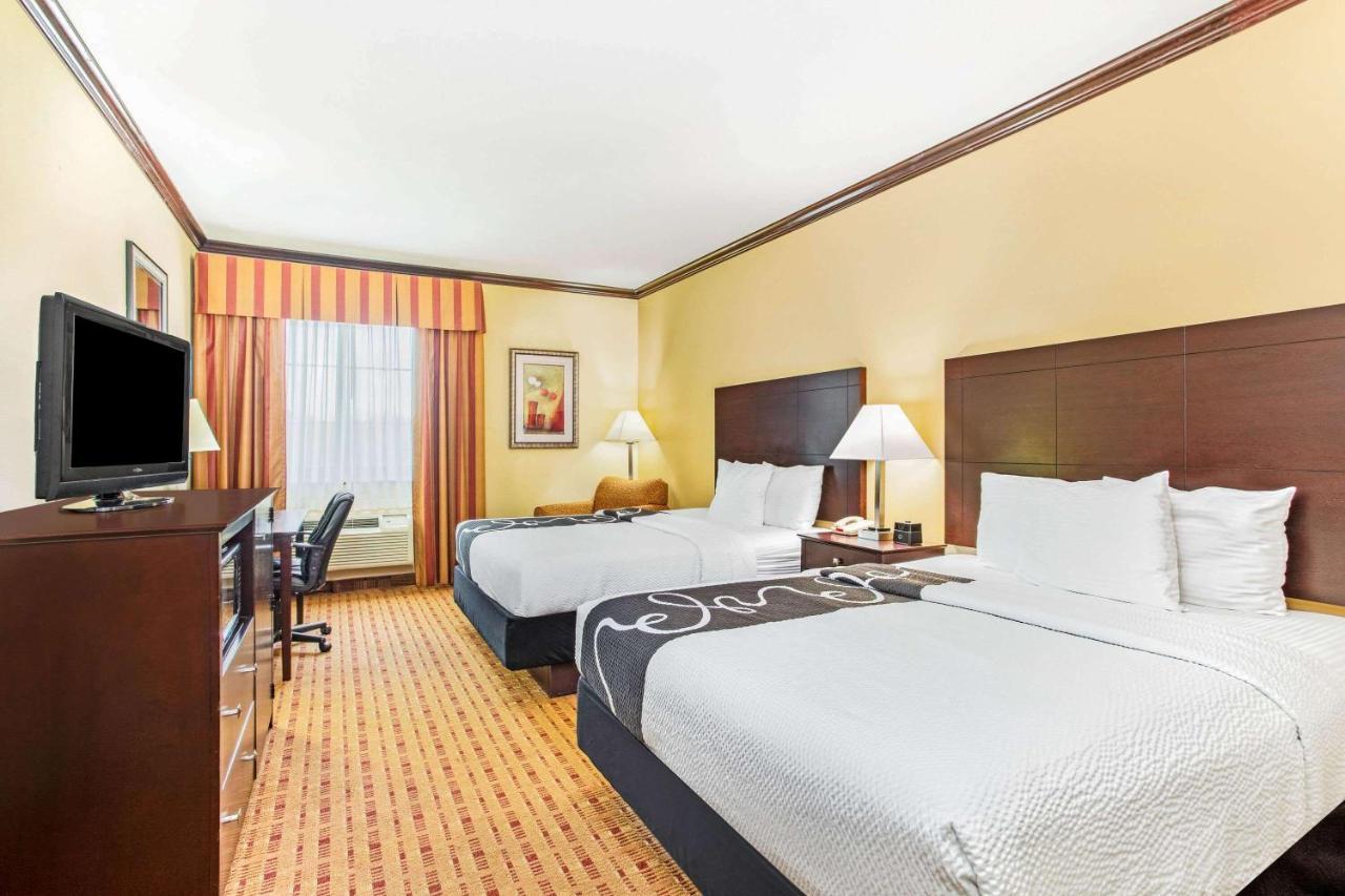 La Quinta By Wyndham Ennis Hotel Buitenkant foto