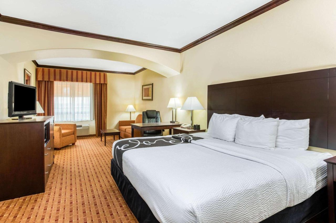 La Quinta By Wyndham Ennis Hotel Buitenkant foto