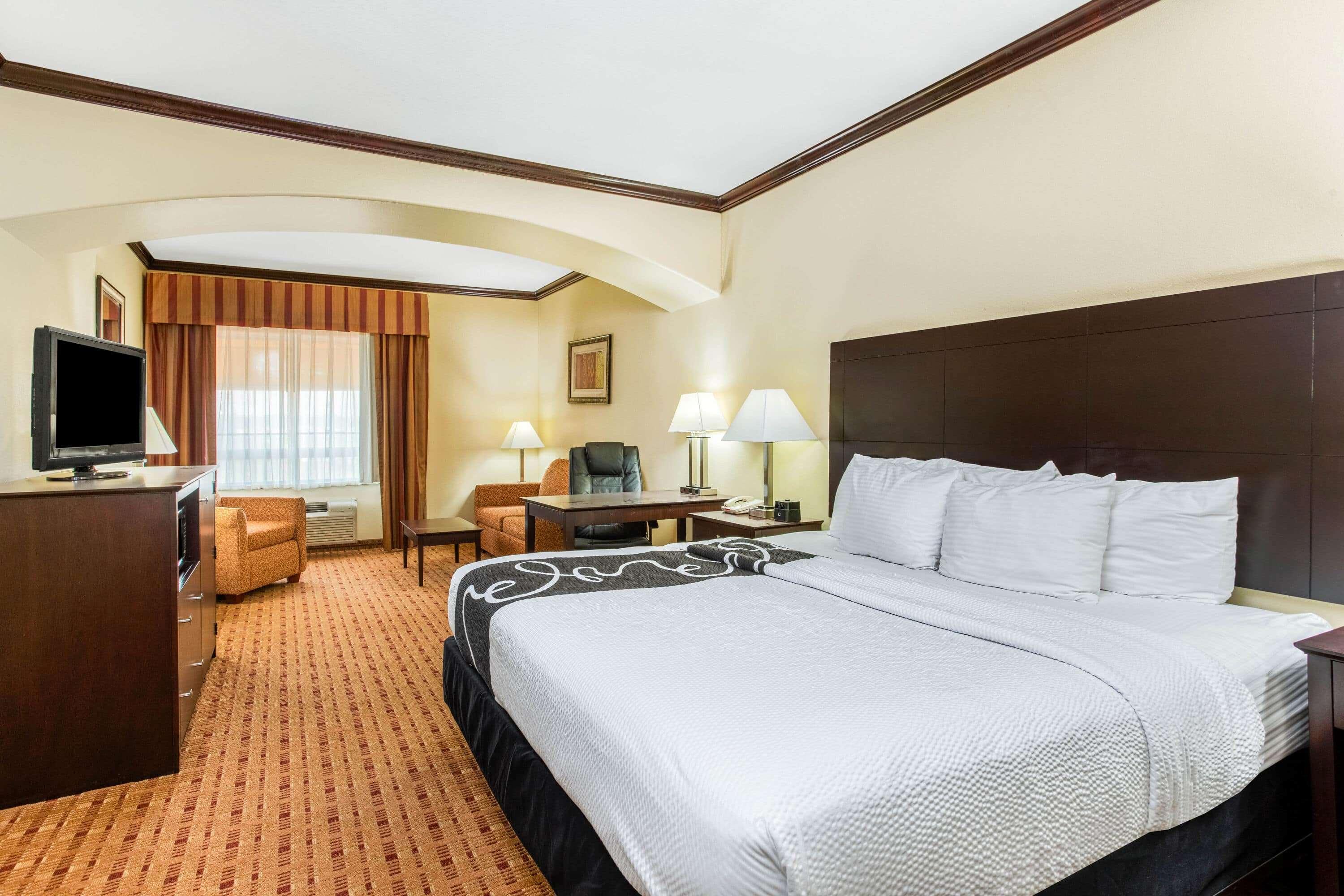 La Quinta By Wyndham Ennis Hotel Buitenkant foto