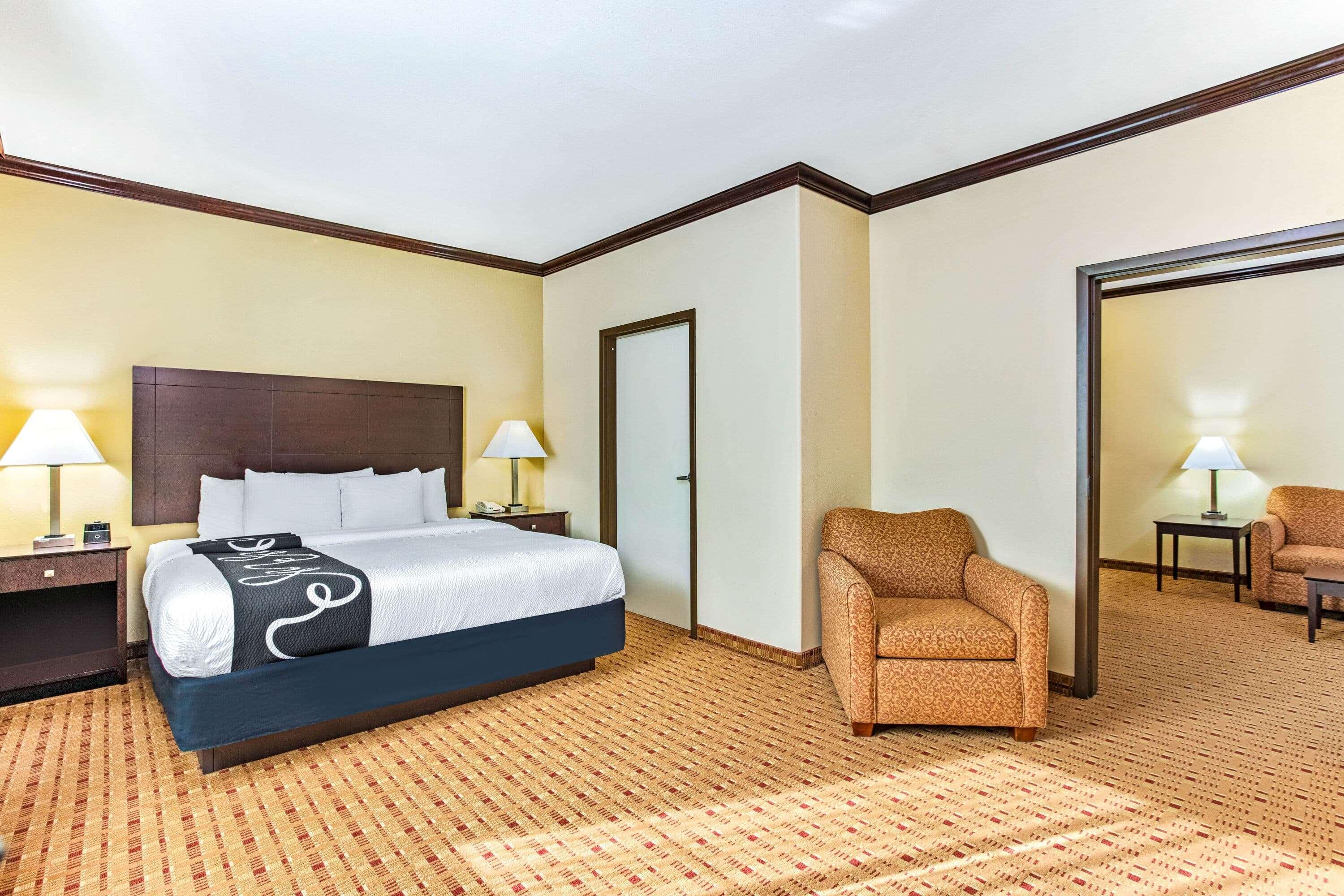 La Quinta By Wyndham Ennis Hotel Buitenkant foto
