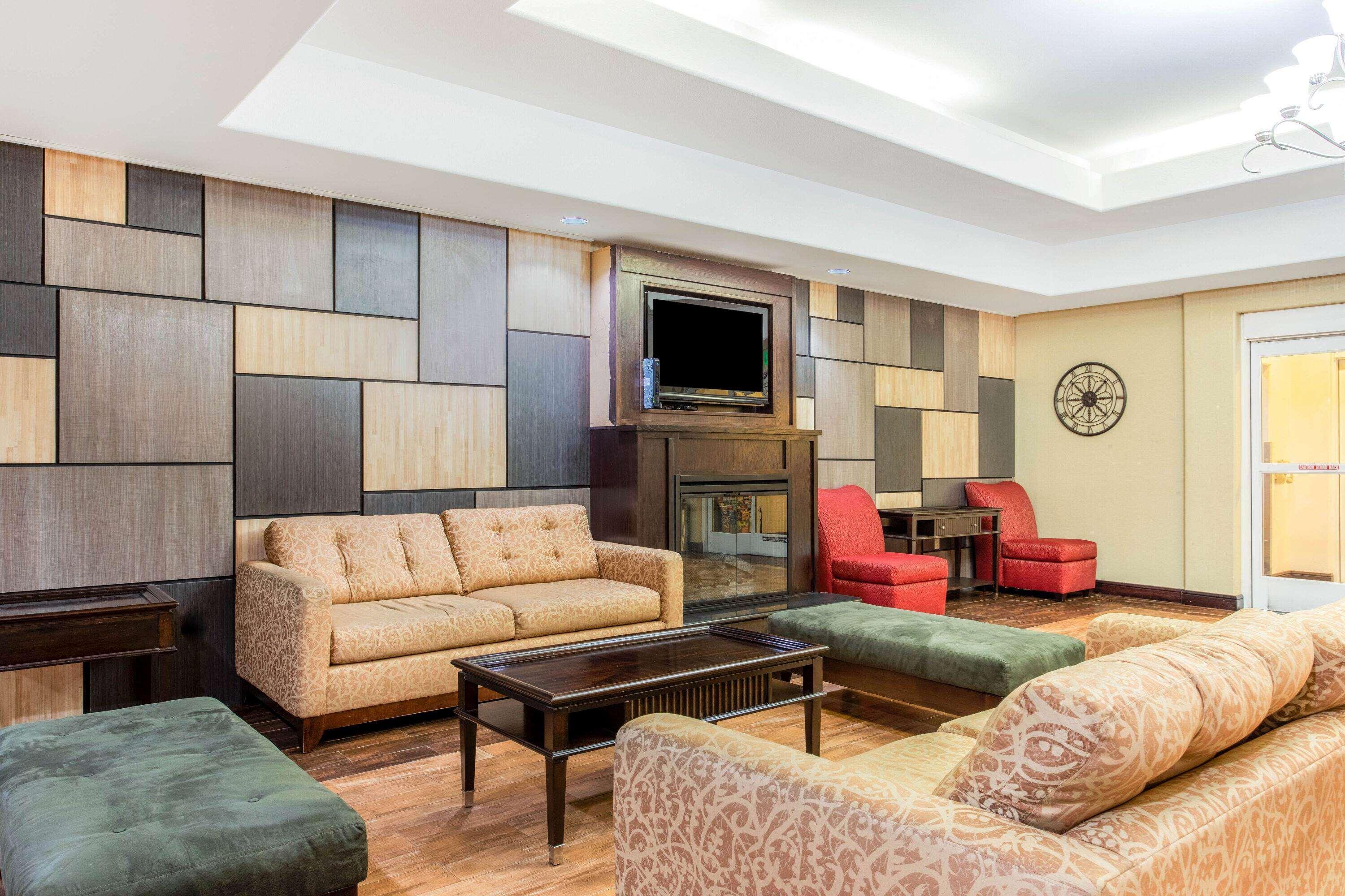 La Quinta By Wyndham Ennis Hotel Buitenkant foto