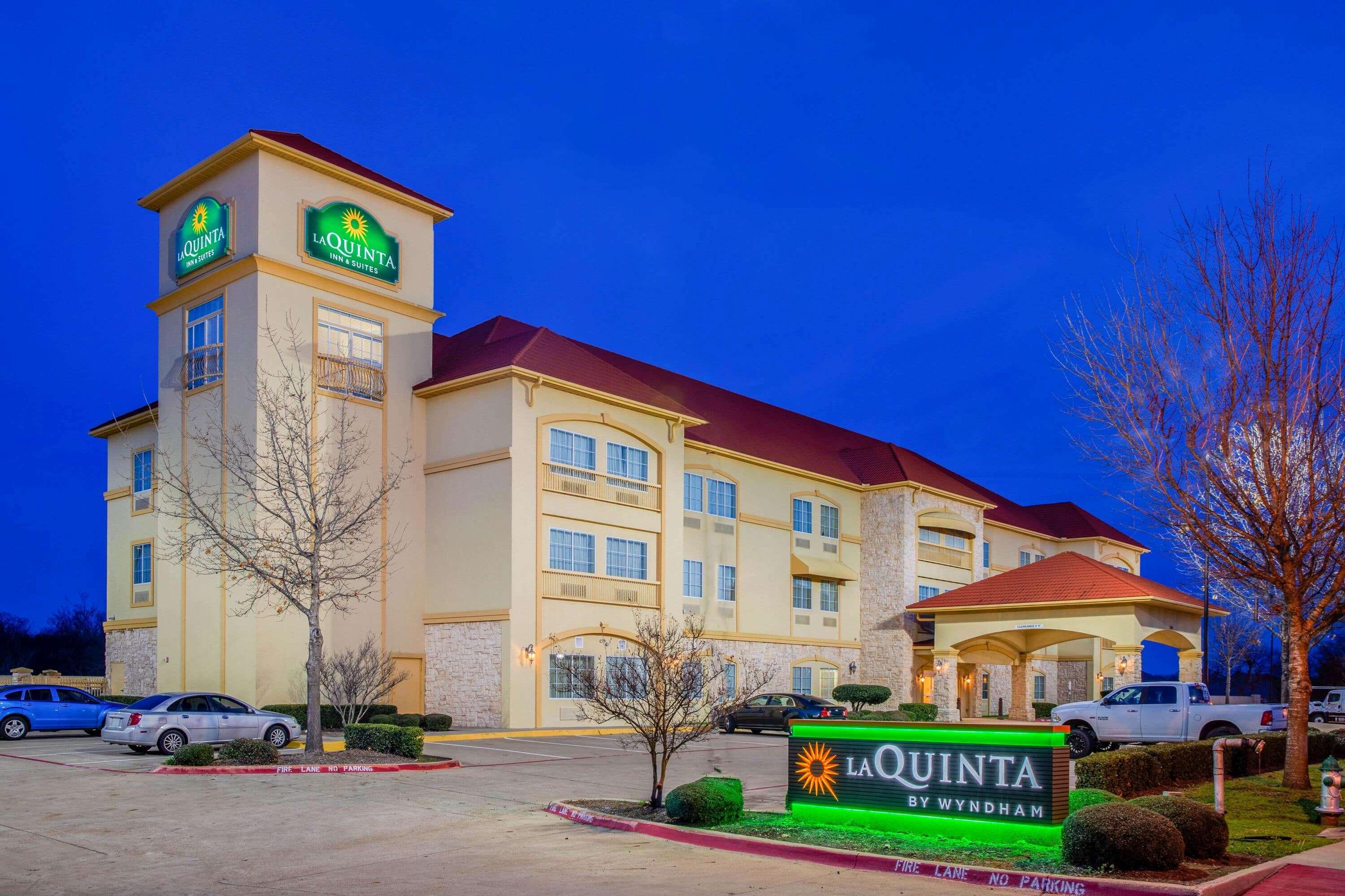 La Quinta By Wyndham Ennis Hotel Buitenkant foto