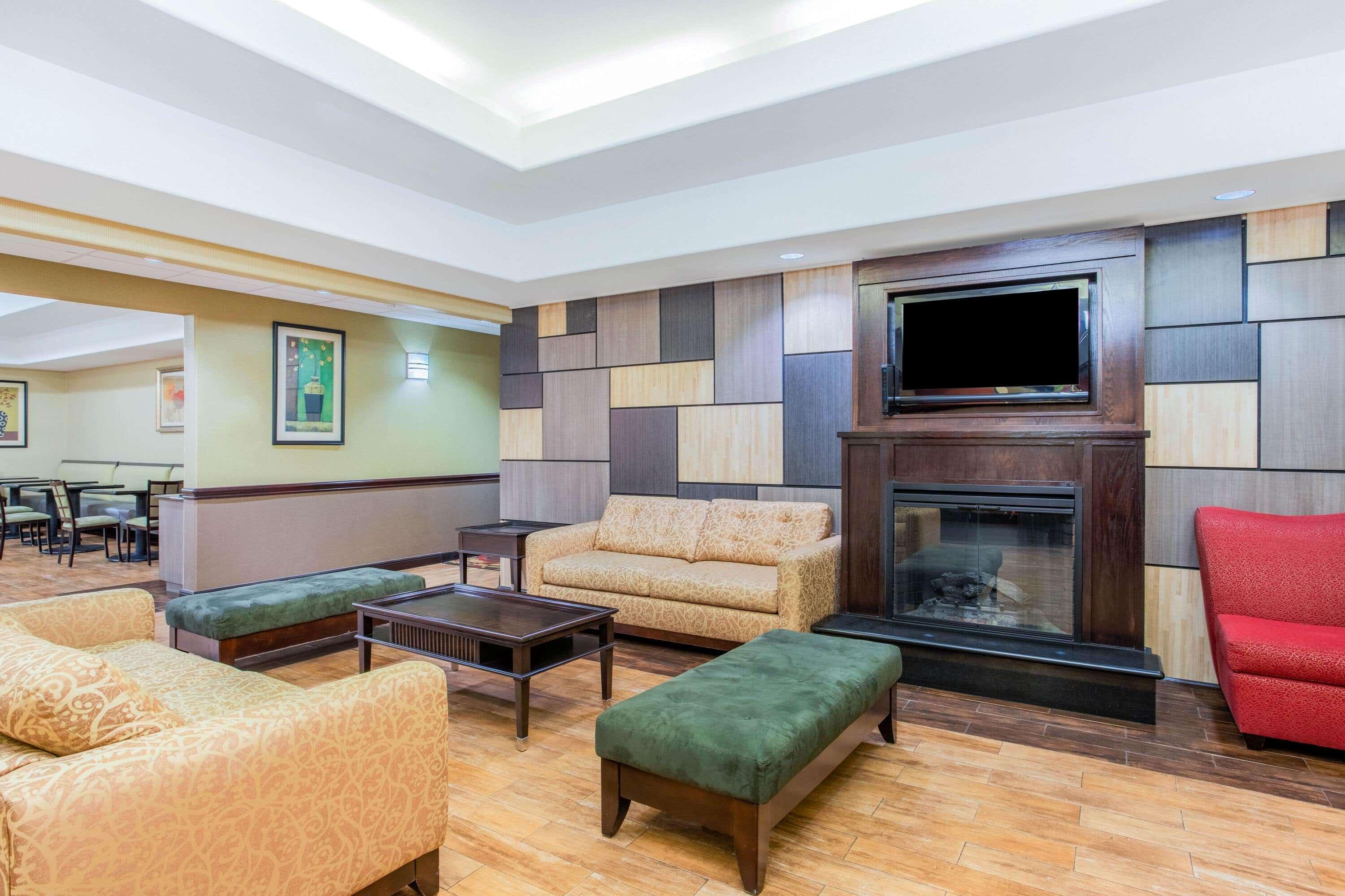 La Quinta By Wyndham Ennis Hotel Buitenkant foto